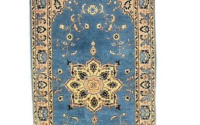 Nain with silk - Carpet - 142 cm - 73 cm