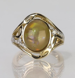 Opal, diamond, and 14k yellow gold ring