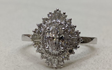 Oval Halo Engagement Ring Gatsby - 14 kt. White gold - Ring - 0.70 ct Diamond - Diamonds