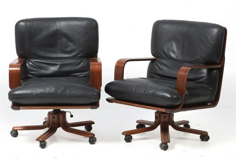 Pair of AG Barcelona armchairs