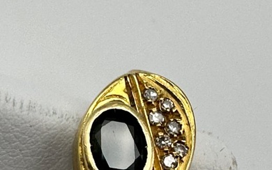 Ring - Yellow gold 0.30ct. Oval Sapphire - Diamond