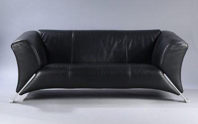 Rolf Rolf Benz. 2½--pers. sofa, fritstående, betrukket med sort læder, model 322