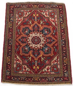 Semi-Antique Hand-Knotted Heriz Carpet