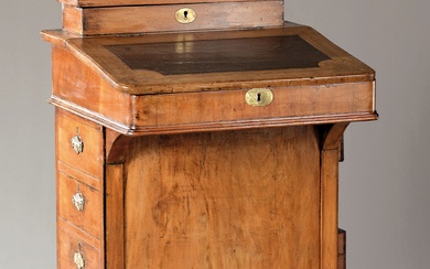Small secretary, England, around 1840/50, walnut veneer, fine ribbon inlays,...