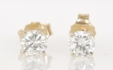 Stud earrings Diamond