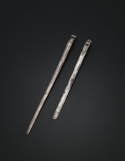 TWO SILVER HAIRPINS, MING-QING DYNASTY, 17TH-18TH CENTURY