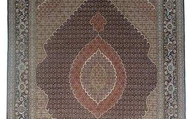 Tabriz Mahi with silk - Carpet - 243 cm - 332 cm