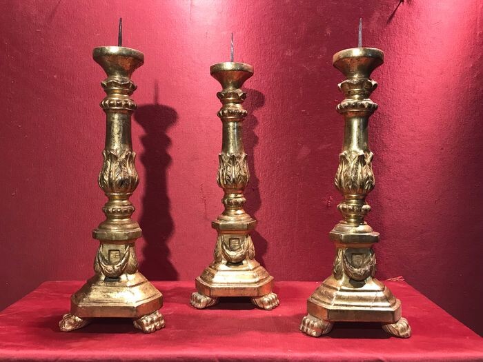 Triptych of candlesticks (3) - Louis XVI - Gilt, Wood - Late 18th century