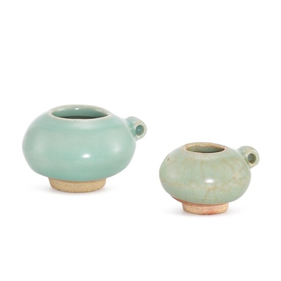 Two Longquan celadon bird feeders, Song - Ming dynasty 宋至明 龍泉青釉鳥食罐一組兩件