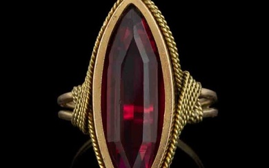 VINTAGE 18K YELLOW GOLD AND RUBY LADY'S RING