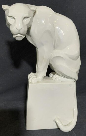 WIEN Porcelain Sculpture of a Jungle Cat