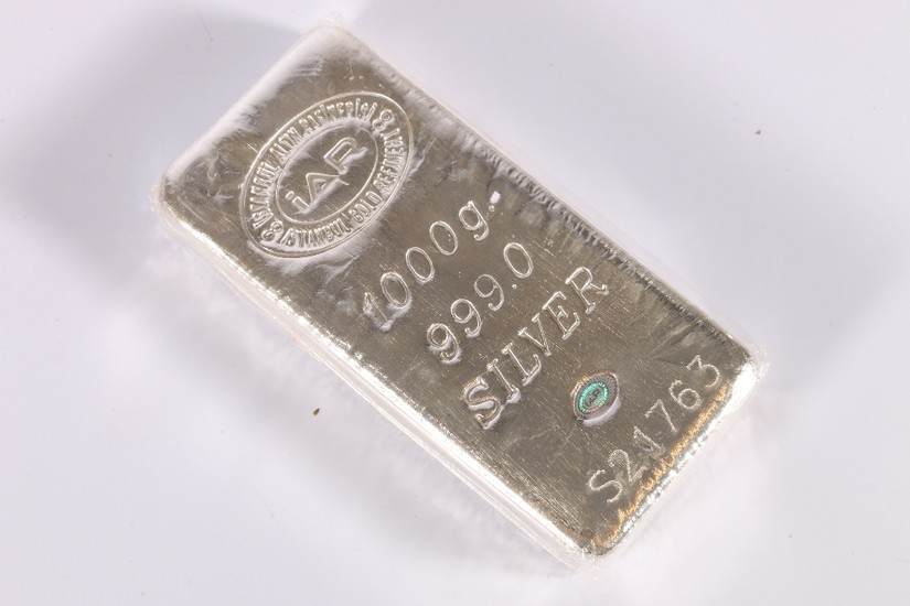 1000g 999 pure grade silver bar serial number S-21763, origi...