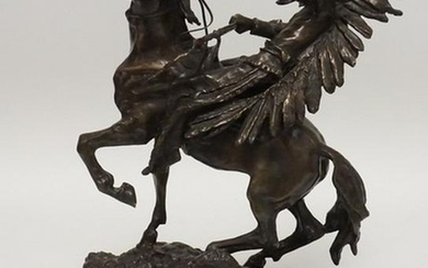 BRONZE SCULPTURE OF A NATIVE AMERICAN INDIAN CHIEF ON