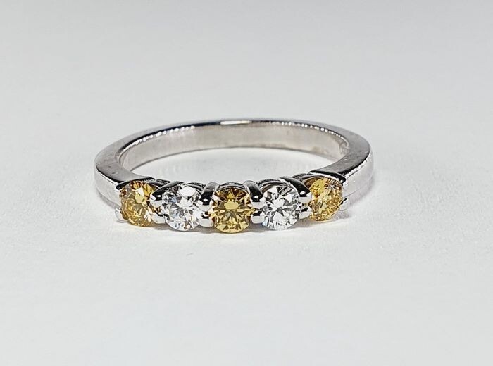 14 kt. White gold - Ring - 0.58 ct Diamond - Diamonds