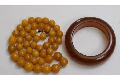 145 g. Natural Baltic amber set necklace bracelet