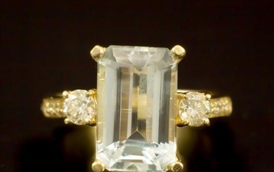 14K Gold 4.33ct Aquamarine and 0.50ct Diamond Ring