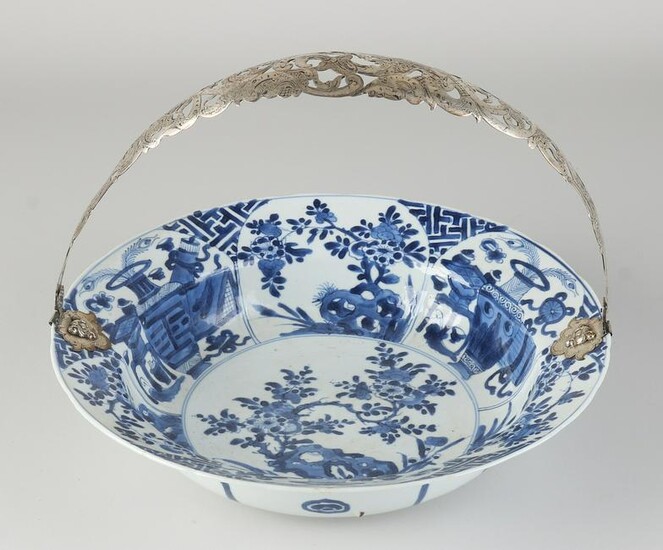 17th - 18th century Chinese Kang Xi dish Ã˜ 28 cm.