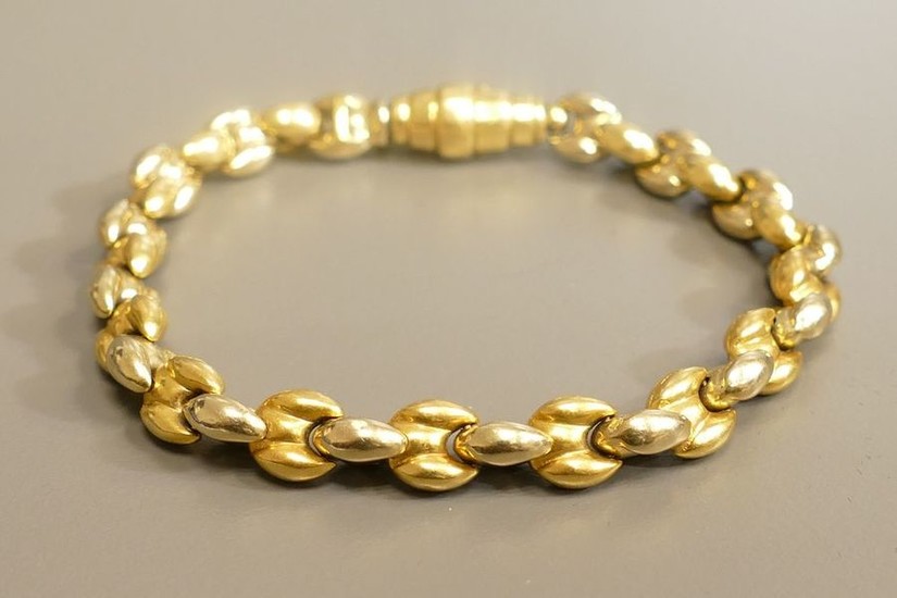 18 karat yellow and white gold bracelet