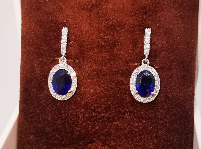 18 kt. White gold - Earrings - 3.11 ct Sapphire - Diamond
