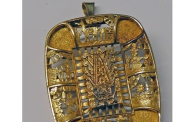 18K GOLD AZTEC STYLE BROOCH PENDANT - 5CM LONG EXCLUDING BAL...
