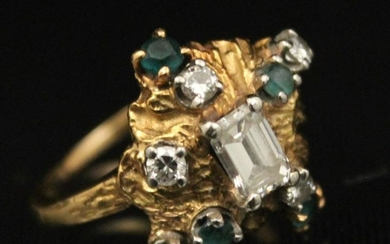 18K Y/G DIAMOND AND EMERALD RING; 3.8 GR TW