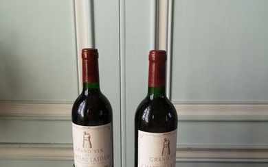 2 bottles CHÂTEAU LATOUR - 1st Gcc Pauillac...
