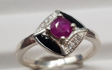 925 silver ring with zircons and ruby