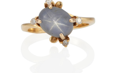 A 14K GOLD, STAR SAPPHIRE AND DIAMOND RING
