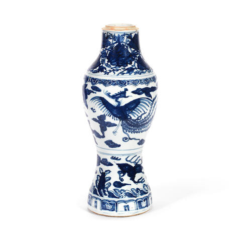 A BLUE AND WHITE 'DOUBLE PHOENIX' VASE