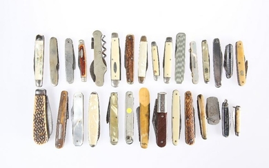 A COLLECTION OF THIRTY SMALL PENKNIVES, including one