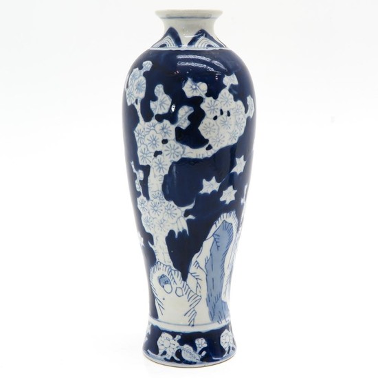 A Chinese Blue and White Garniture Vase