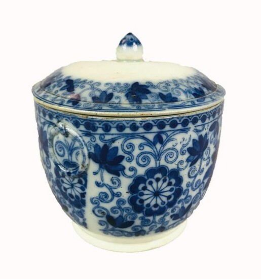 A Chinese Blue and White Pot with Lip decorated with