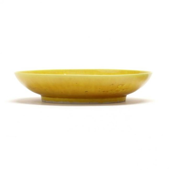 A Chinese Egg Yolk Yellow Dragon Bowl