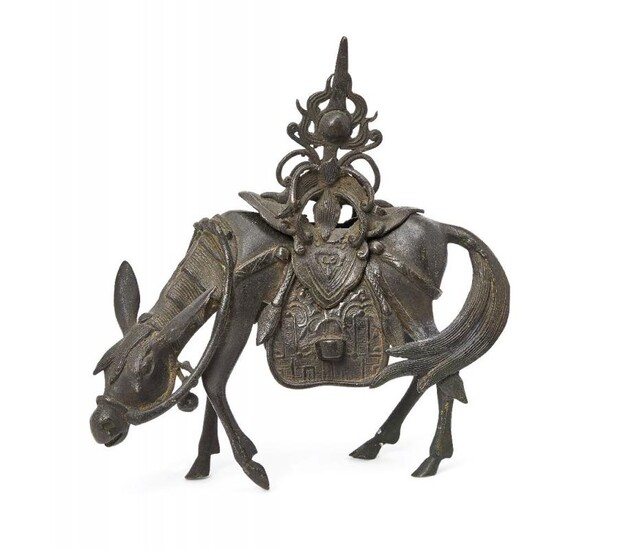 A Chinese bronze incense burner, 18th/19th century,...