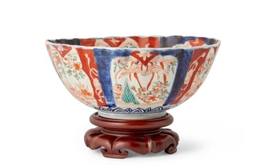 A Japanese Imari porcelain bowl
