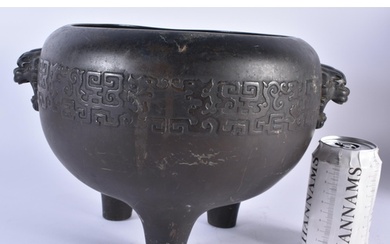 A LARGE 19TH CENTURY CHINESE BRONZE CENSER Qing. 28 cm x 22 ...