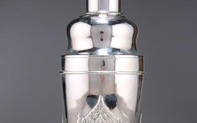 A LARGE THAI STERLING SILVER COCKTAIL SHAKER