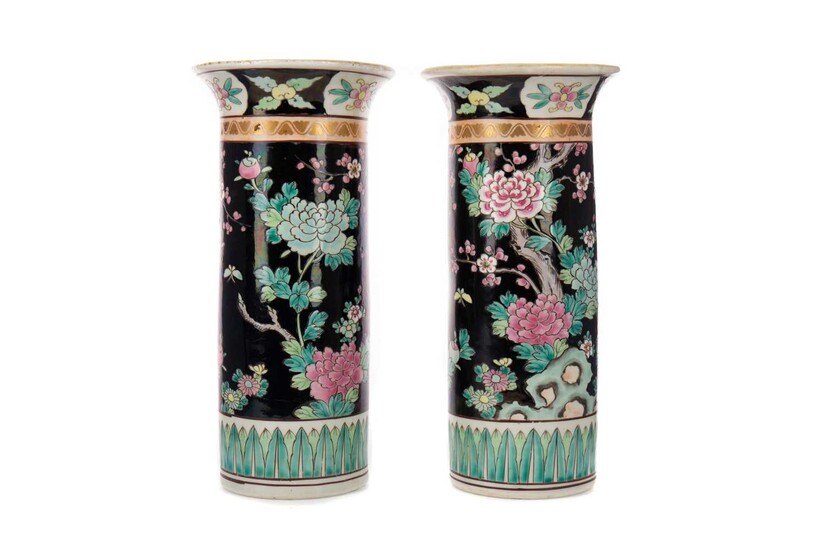 A PAIR OF CHINESE FAMILLE NOIRE VASES