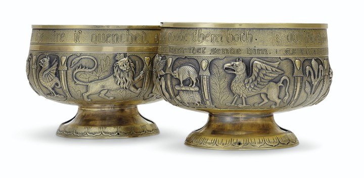 A PAIR OF GEORGE IV SILVER-GILT COMMEMORATIVE FOOTED BOWLS, MARK OF EDWARD FARRELL, LONDON, 1824