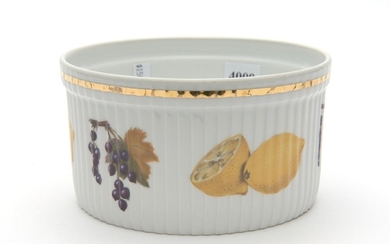 A ROYAL WORCESTER EVESHAM OVEN TO TABLE WARE CIRCULAR PIE DISH, 15.5 CM DIAMETER, 8 CM DEEP