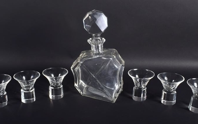 A STYLISH 1950S CZECH BOHEMIAN CLEAR GLASS DECANTER