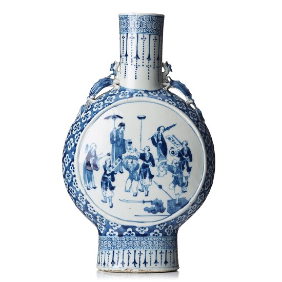 A blue and white moon vase, Qing dynasty, 19th Century.