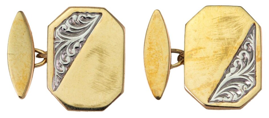 A pair of cufflinks, composed of rectangular cut-cornered plaques to torpedo shaped back links with curb link connecting chains, stamped 375, approximate gross weight 3.5g