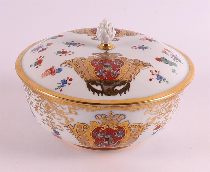 (-), A porcelain lidded dish from the so-called...