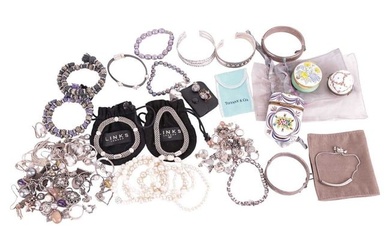A quantity of jewellery to include a diamond set bracelet in white metal testing as 18ct, various pa
