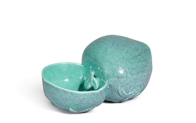 A 'robin's egg'-glazed 'double-peach' washer, Qing dynasty, 18th/19th century | 清十八/十九世紀 爐鈞釉雙桃式水盂