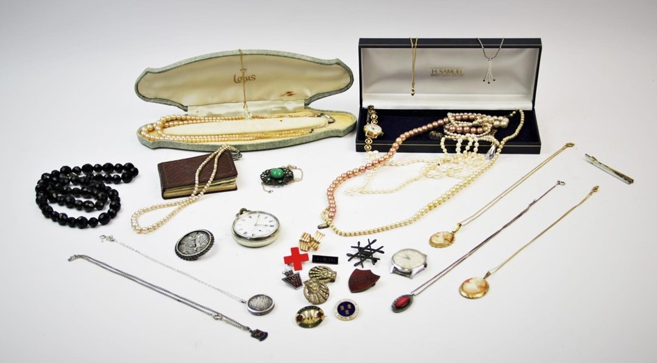 A selection of early 20th century and later jewellery, to in...
