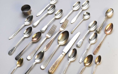 A set of five silver Fiddle pattern teaspoons and other assorted cutlery