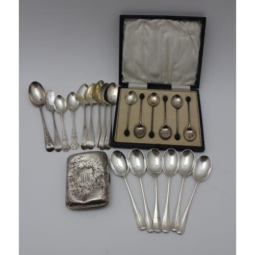 A set of six Edwardian silver teaspoons, rat tail design, mo...