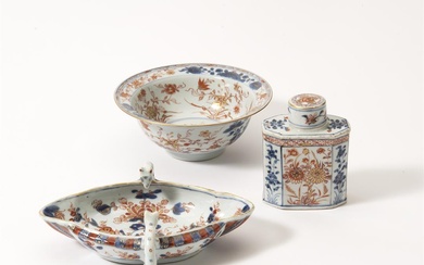 (-), A small collection of Chinese Imari porcelain...